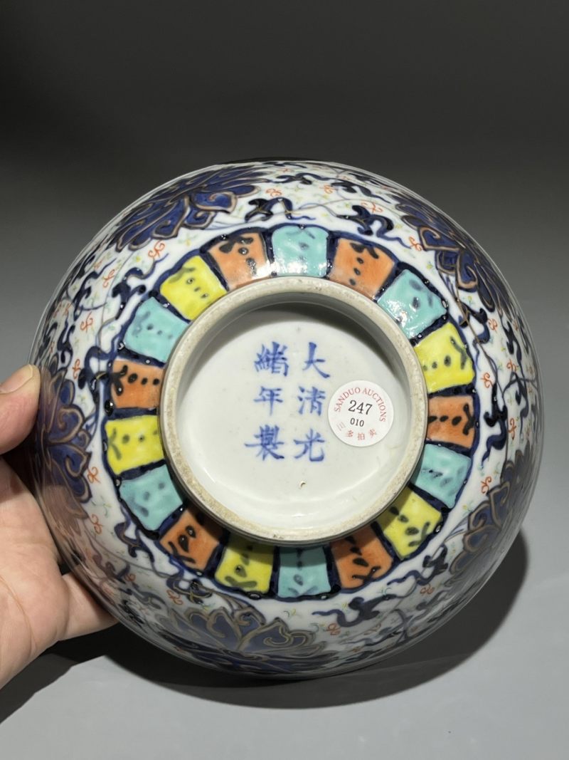    清光绪 青花加彩缠枝莲纹碗 - 图9