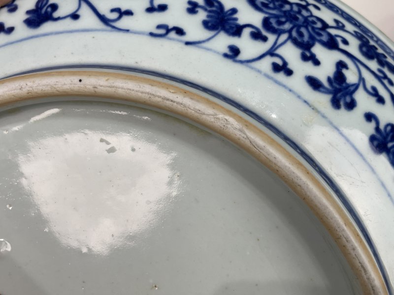 清雍乾 青花缠枝莲纹大盘 - 图8