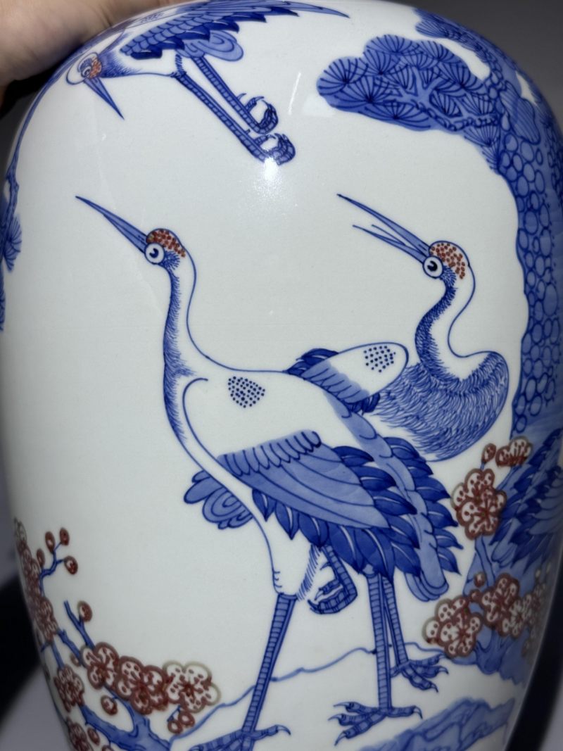    青花釉里红松鹤延年纹瓶 - 图10