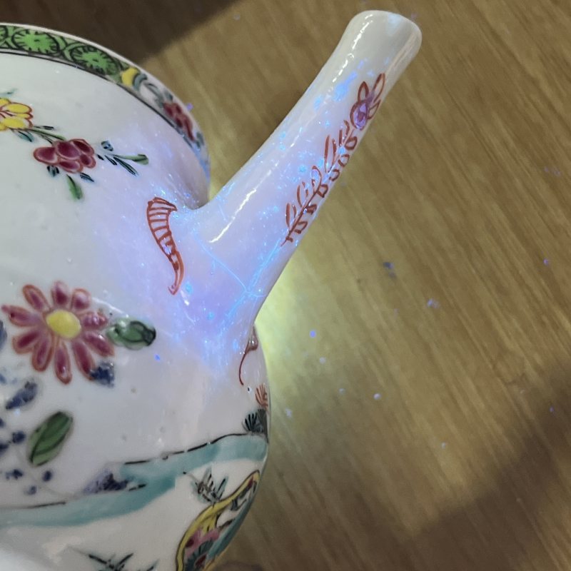 清雍正粉彩西厢记梨形壶 - 图16