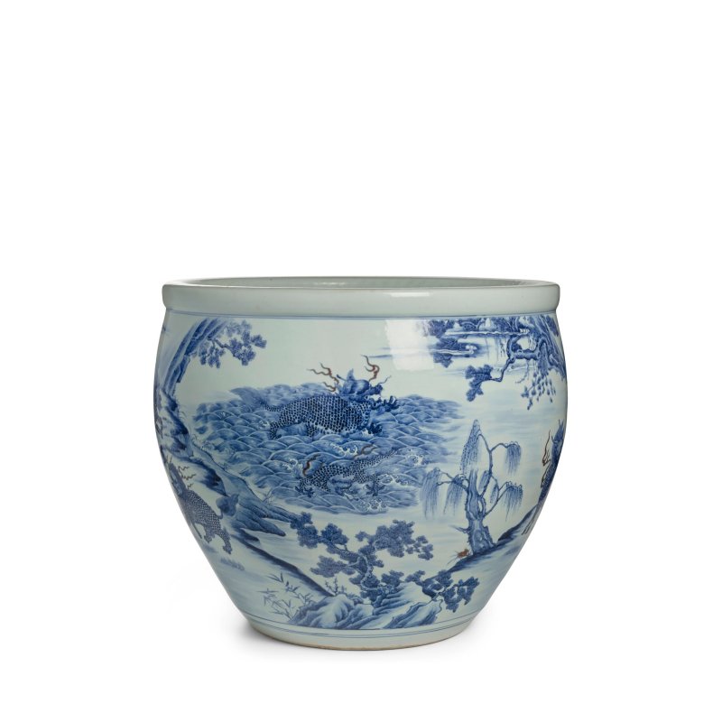 青花釉裏紅海水江崖瑞獸圖大缸 | AN UNDERGLAZE-BLUE COPPER-RED 'MYTHICAL BEAST' JARDINIÈRE - 图7