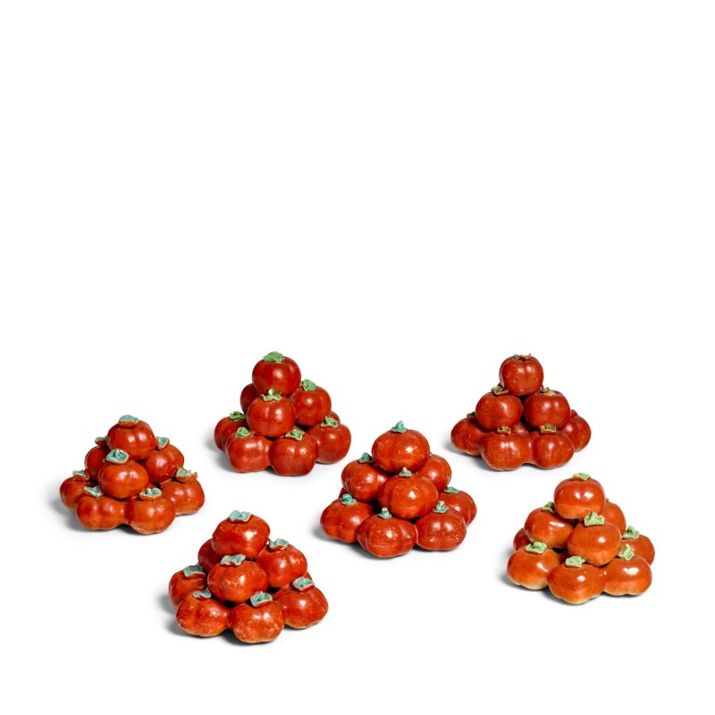 十九世紀 柿形像生瓷桌供一組六件 | A GROUP OF SIX ENAMELED PORCELAIN PERSIMMONS CLUSTERS - 图5