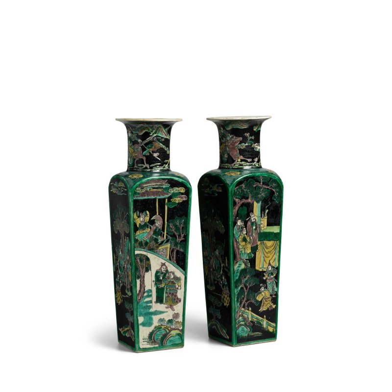 十九世紀 墨彩武士圖方瓶一對 | A PAIR OF FAMILLE-NOIRE 'WARRIOR' SQUARE VASES - 图4