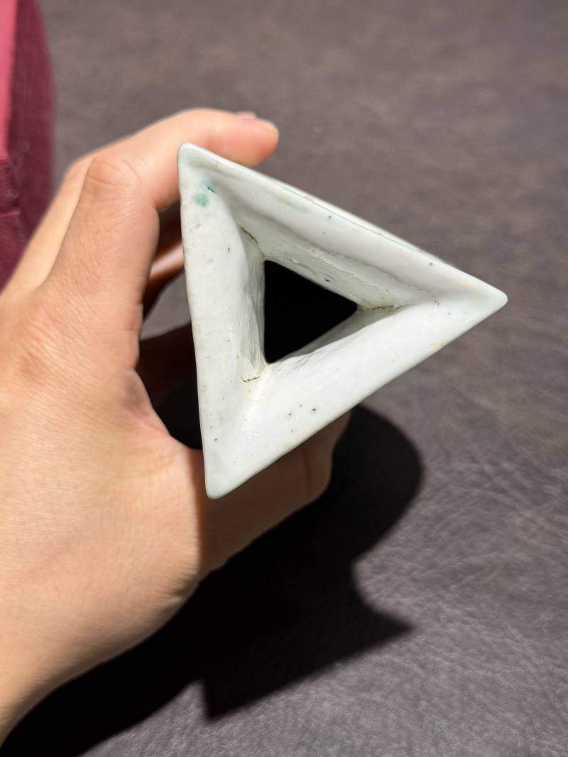 清光绪 青釉粉彩瑞兽方瓶 - 图8