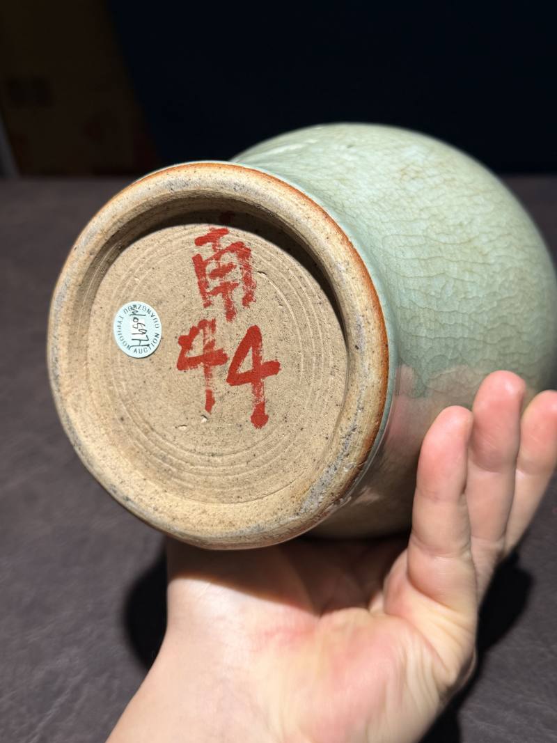 清雍正 绿哥釉橄榄瓶 - 图10