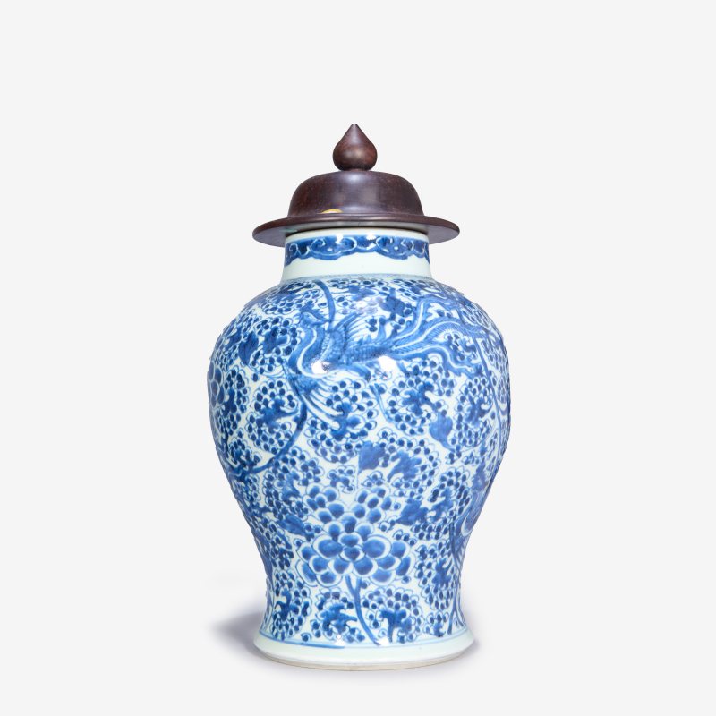 清 青花凤穿花纹将军罐（带木盖） - 图1