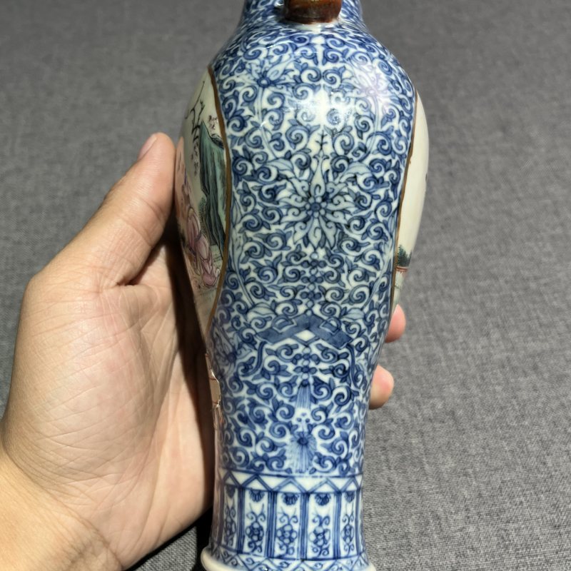民国青花粉彩婴戏兽耳瓶一对 - 图16