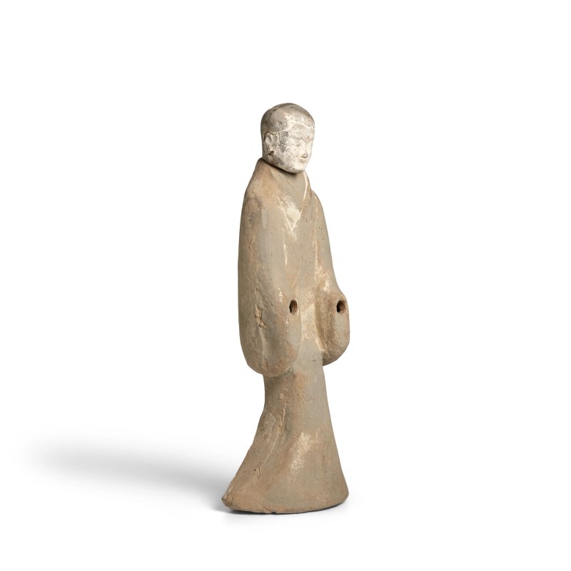漢 加彩灰陶仕女立像 | A LARGE PAINTED GRAY POTTERY FIGURE OF A LADY - 图2