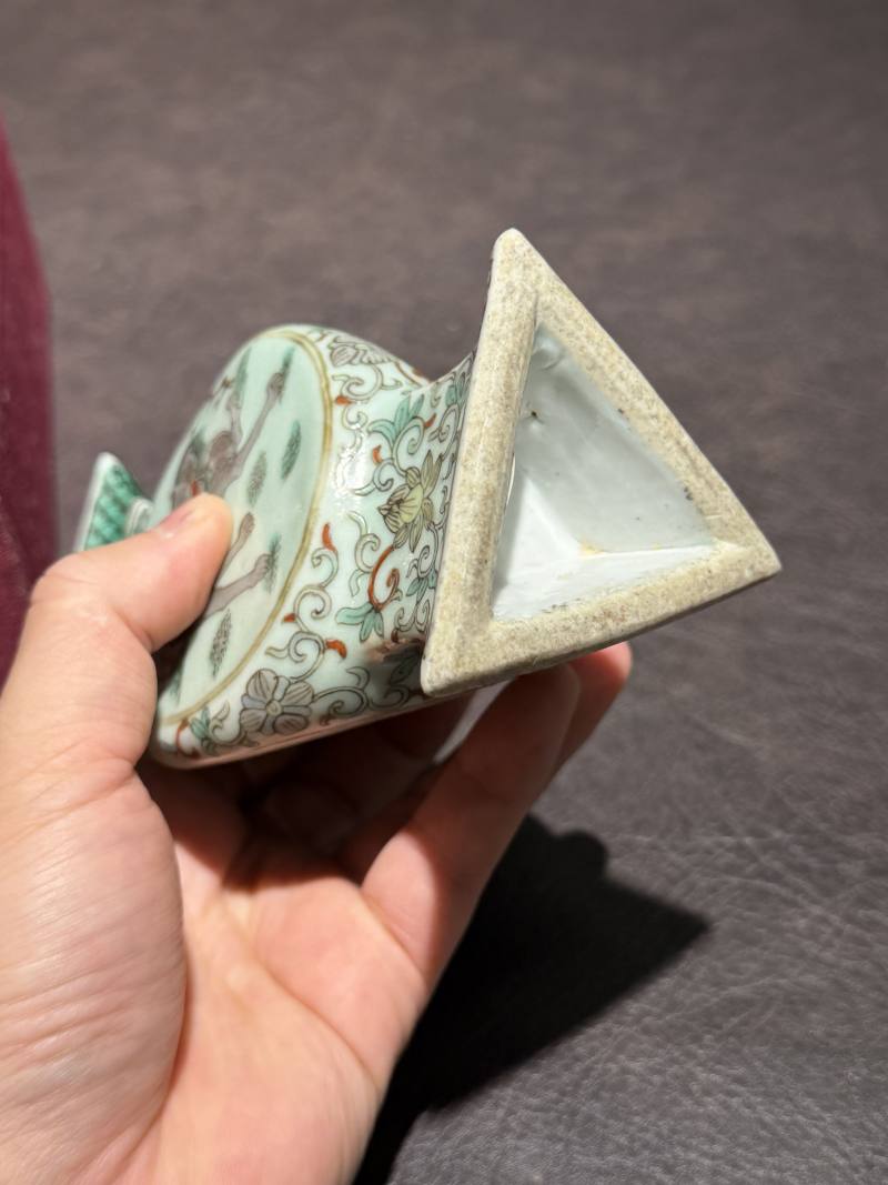 清光绪 青釉粉彩瑞兽方瓶 - 图10
