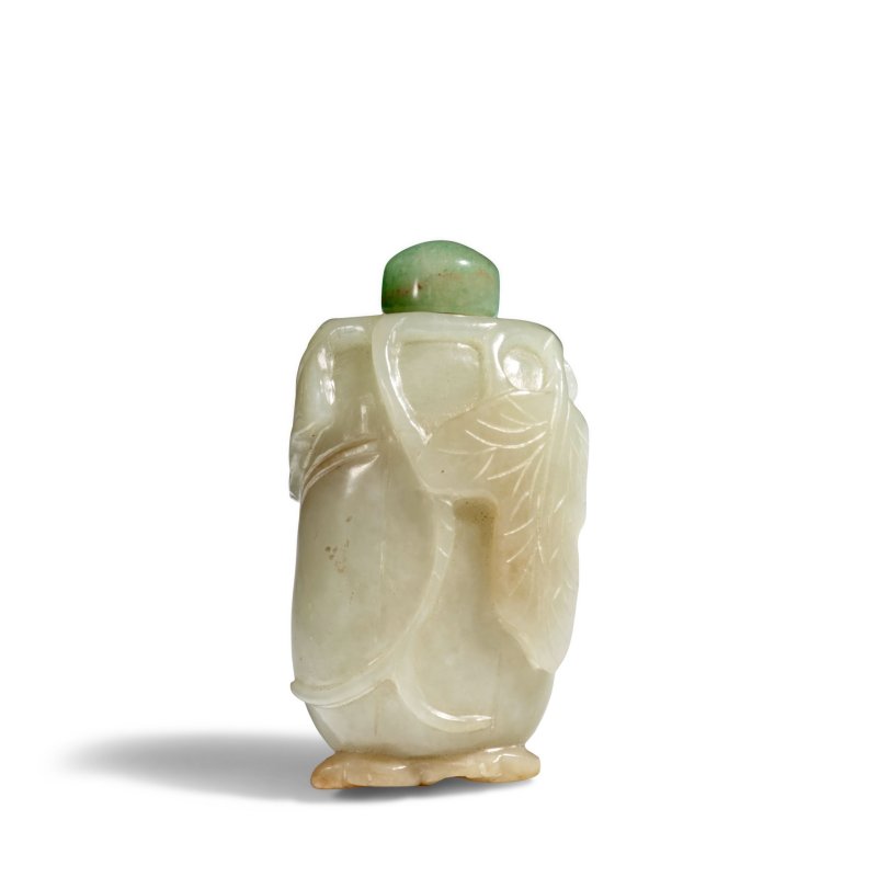 1880-1940 青白玉雕「瓜瓞綿綿」鼻煙壺一件 | A CELADON JADE 'GOURD AND BUTTERFLY' SNUFF BOTTLE - 图1