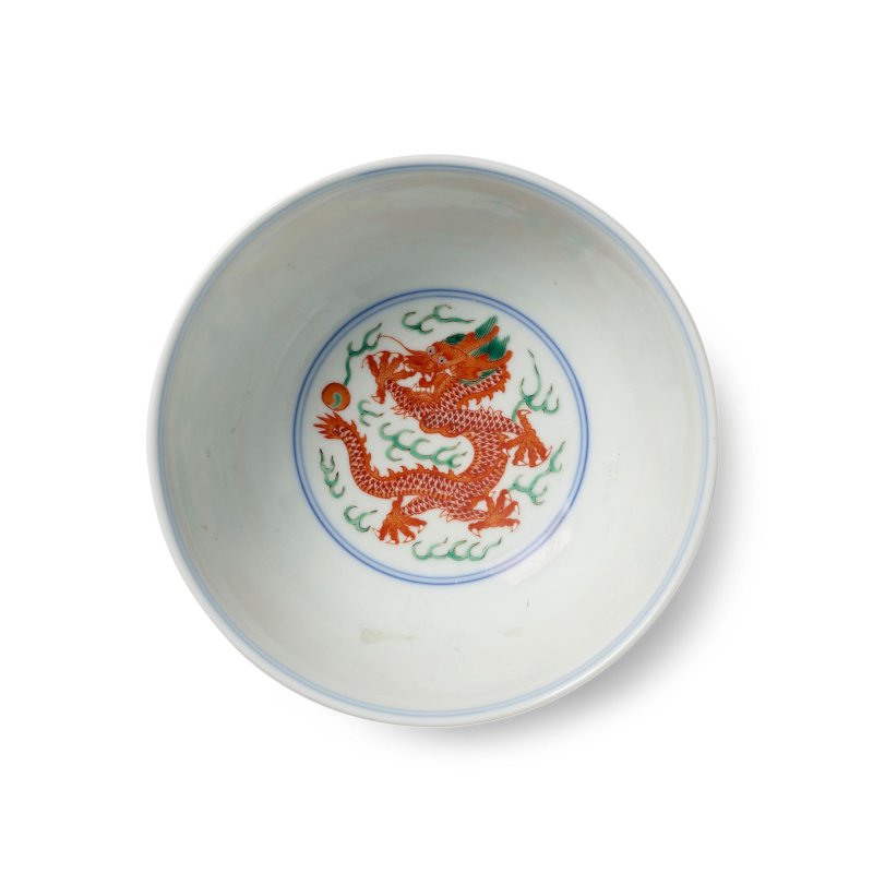 清光緒 青花「大清光緒年製」楷書款 五彩龍鳳紋碗 | A WUCAI 'DRAGON AND PHOENIX' BOWL - 图10