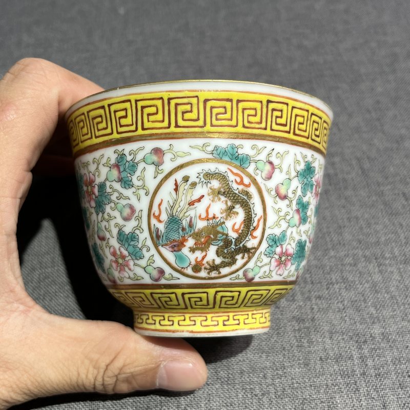 清光绪粉彩福禄万代茶杯 - 图4