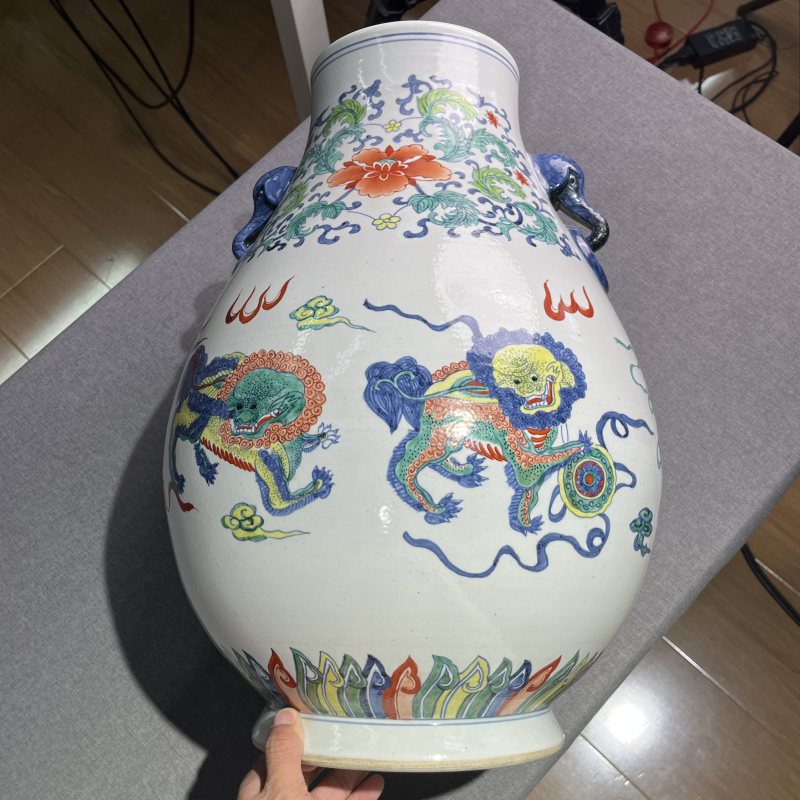 清斗彩瑞兽纹象耳尊 - 图4