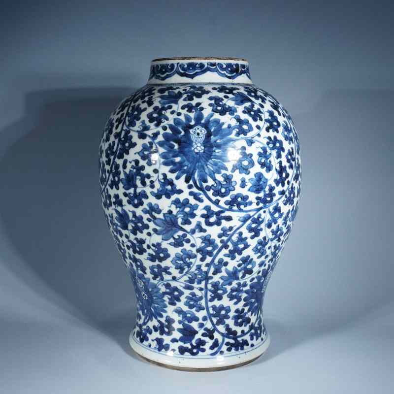 清康熙青花花卉将军罐 - 图1
