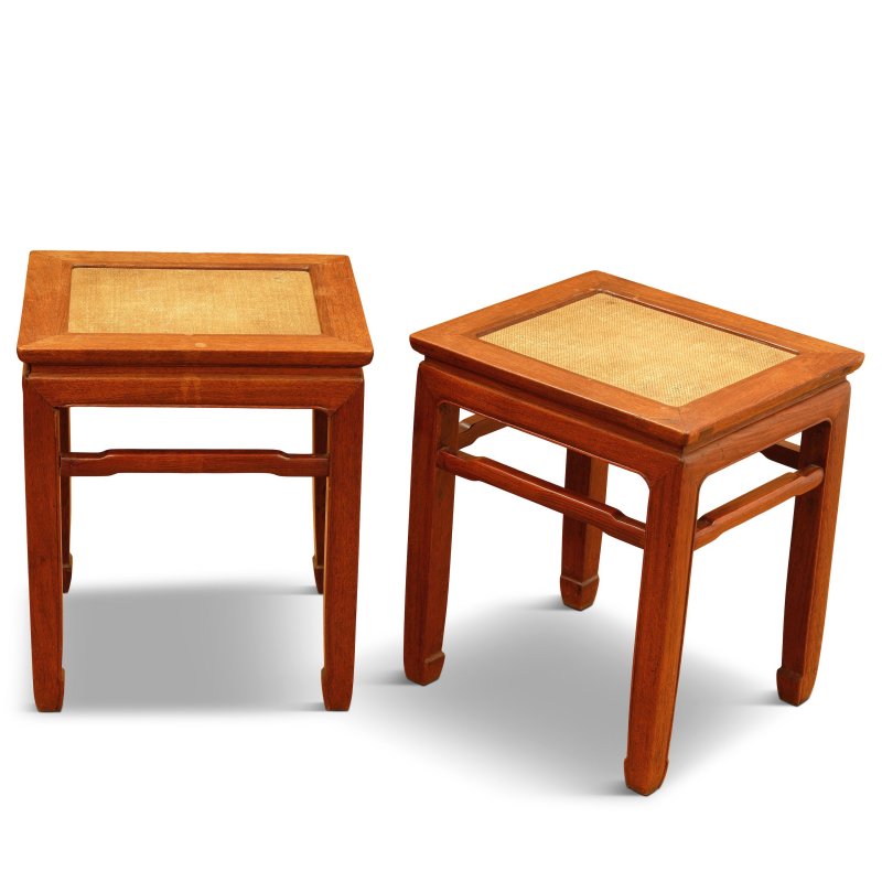 十九世紀 黃花梨有束腰羅鍋棖方凳成對 | A PAIR OF HUANGHUALI SQUARE STOOLS - 图4