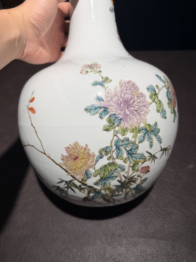 清光绪 粉彩秋菊图天球瓶 - 图8