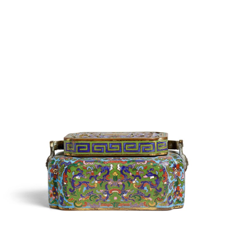 十八世紀 掐絲琺琅纏枝蓮紋手爐 | A CLOISONNÉ ENAMEL 'LOTUS' HANDWARMER - 图2