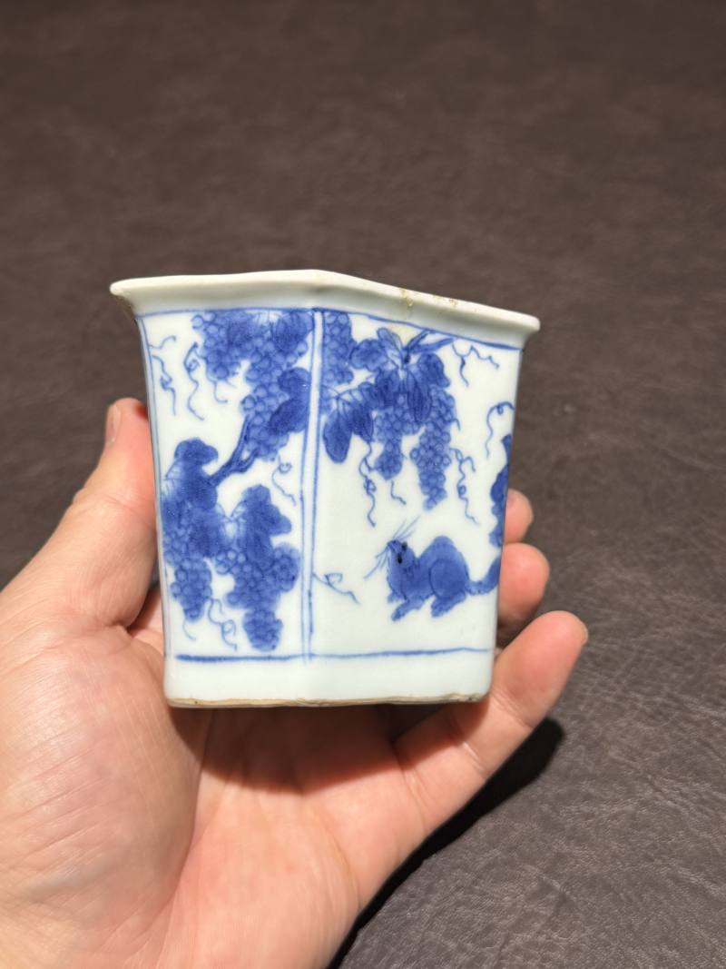 清康熙 青花松鼠葡萄纹六方小盆 - 图7