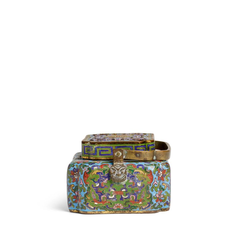 十八世紀 掐絲琺琅纏枝蓮紋手爐 | A CLOISONNÉ ENAMEL 'LOTUS' HANDWARMER - 图4