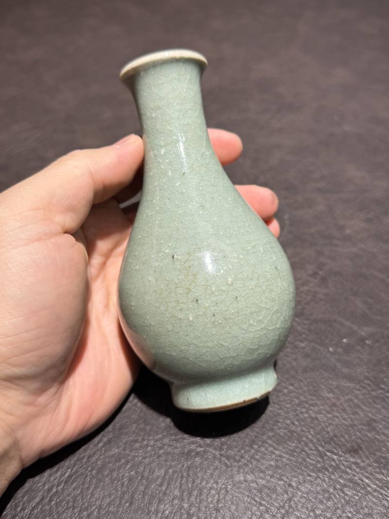 清乾隆 郎绿釉胆瓶 - 图3