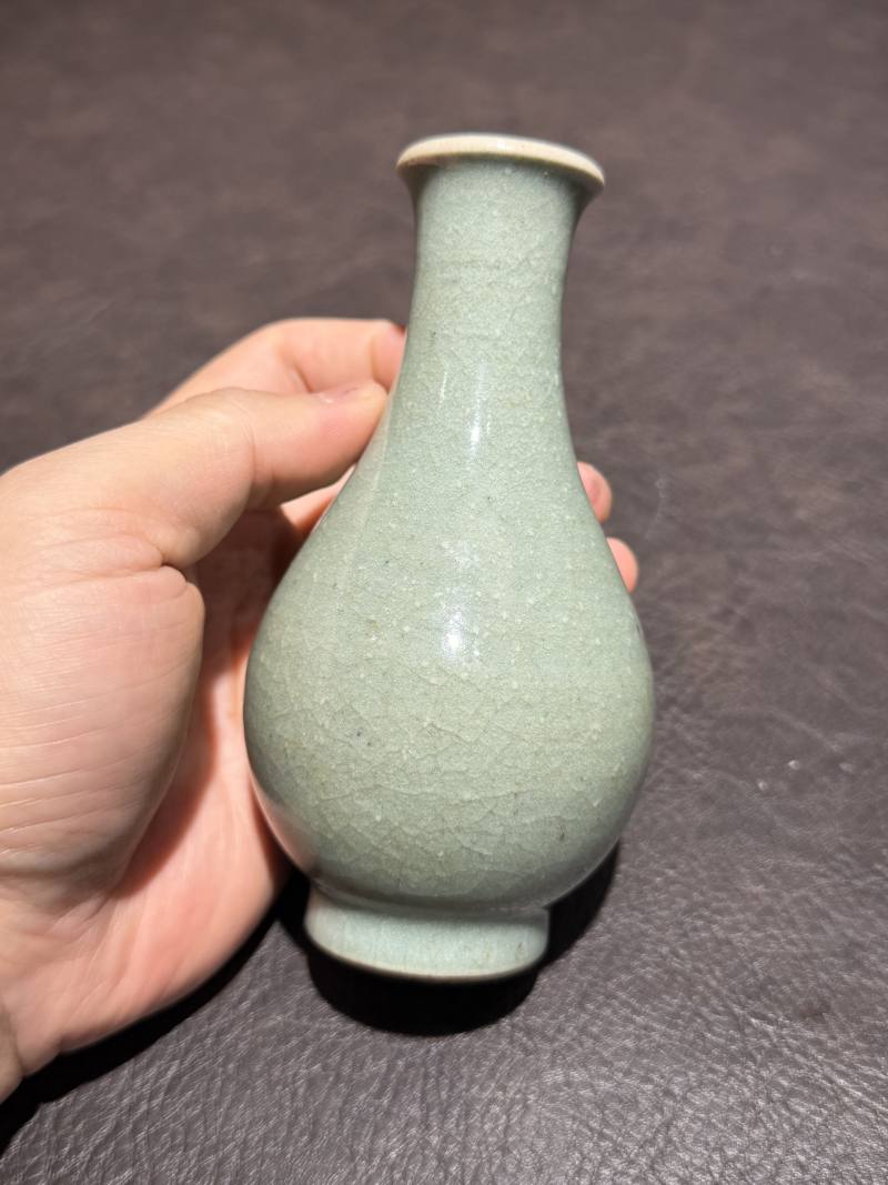 清乾隆 郎绿釉胆瓶 - 图4