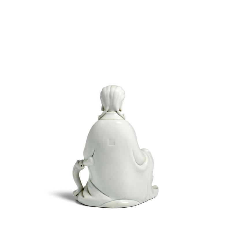 二十世紀 「大清年製」刻款 德化白釉觀音坐像 | A DEHUA WHITE-GLAZED SEATED FIGURE OF GUANYIN - 图4
