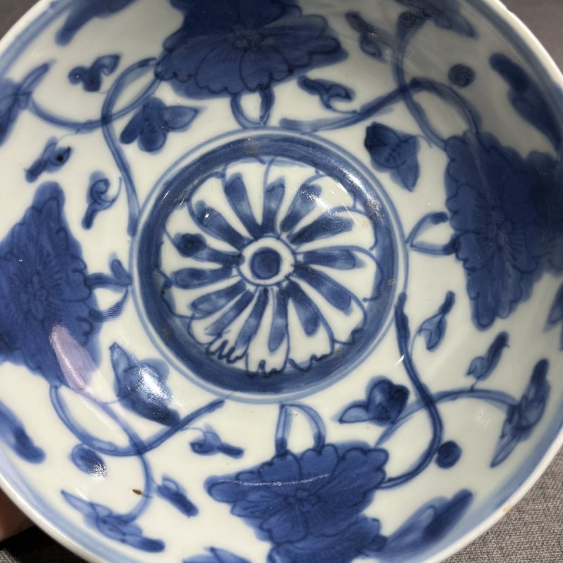 明晚期青花花卉卧足碗 - 图5
