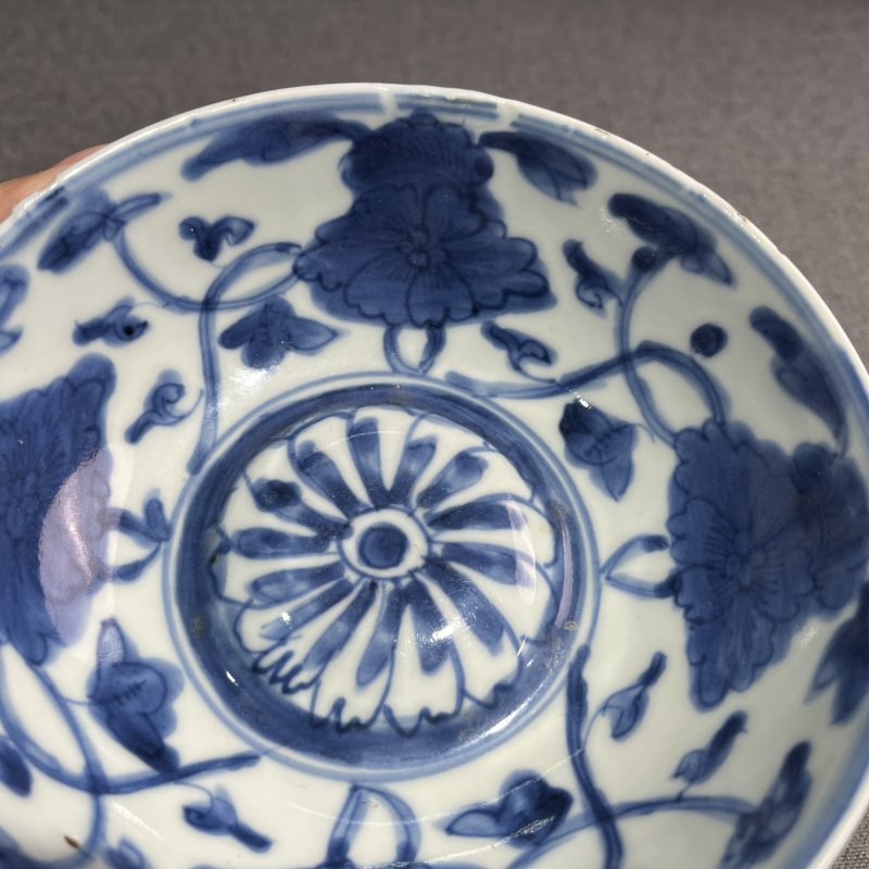 明晚期青花花卉卧足碗 - 图6