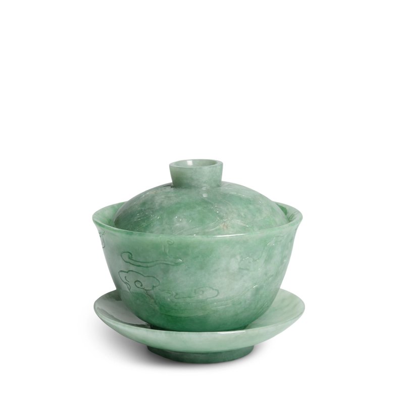 二十世紀 翠玉雕茶杯及蓋托成套 | A JADEITE CUP SET - 图1