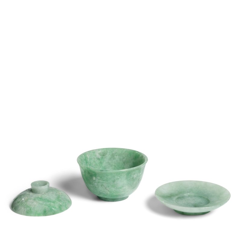 二十世紀 翠玉雕茶杯及蓋托成套 | A JADEITE CUP SET - 图2