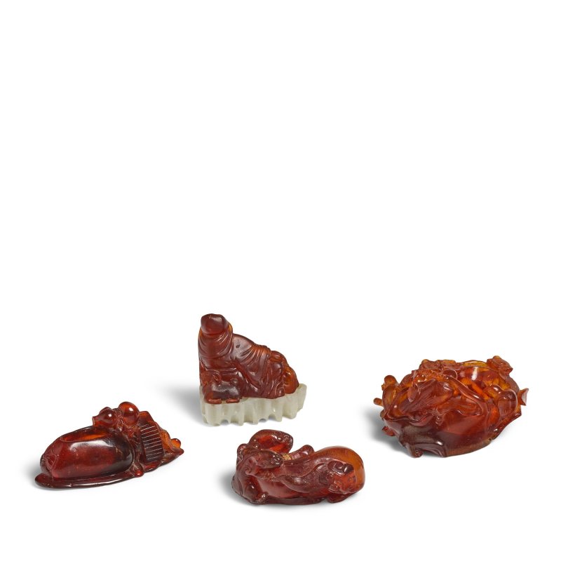 十九世紀 琥珀雕件一組四件 | A GROUP OF FOUR AMBER CARVINGS - 图4