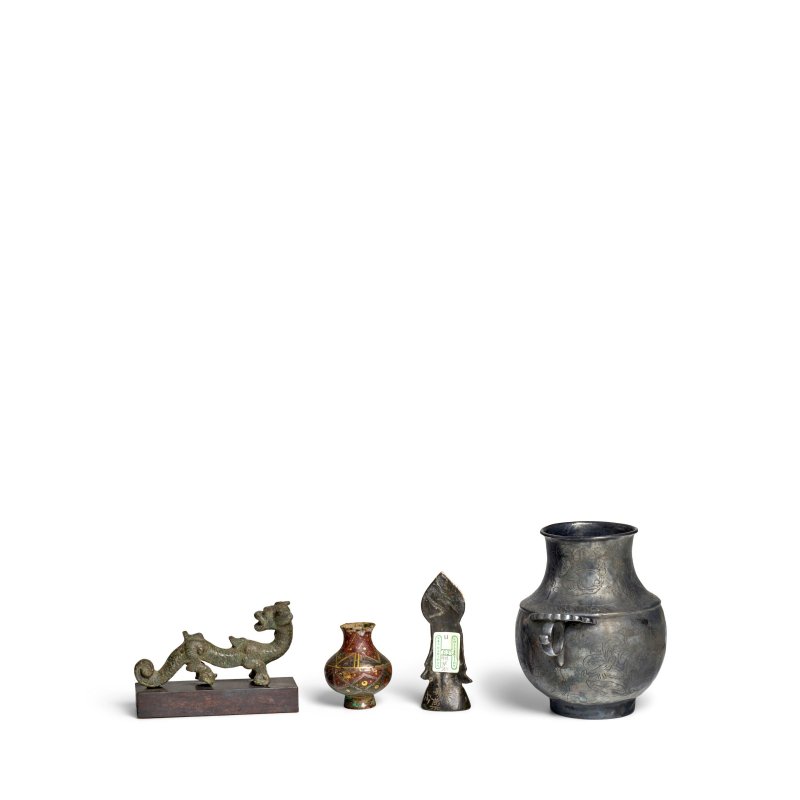 東周 青銅龍形柄 | A GROUP OF FOUR METALWORKS - 图4