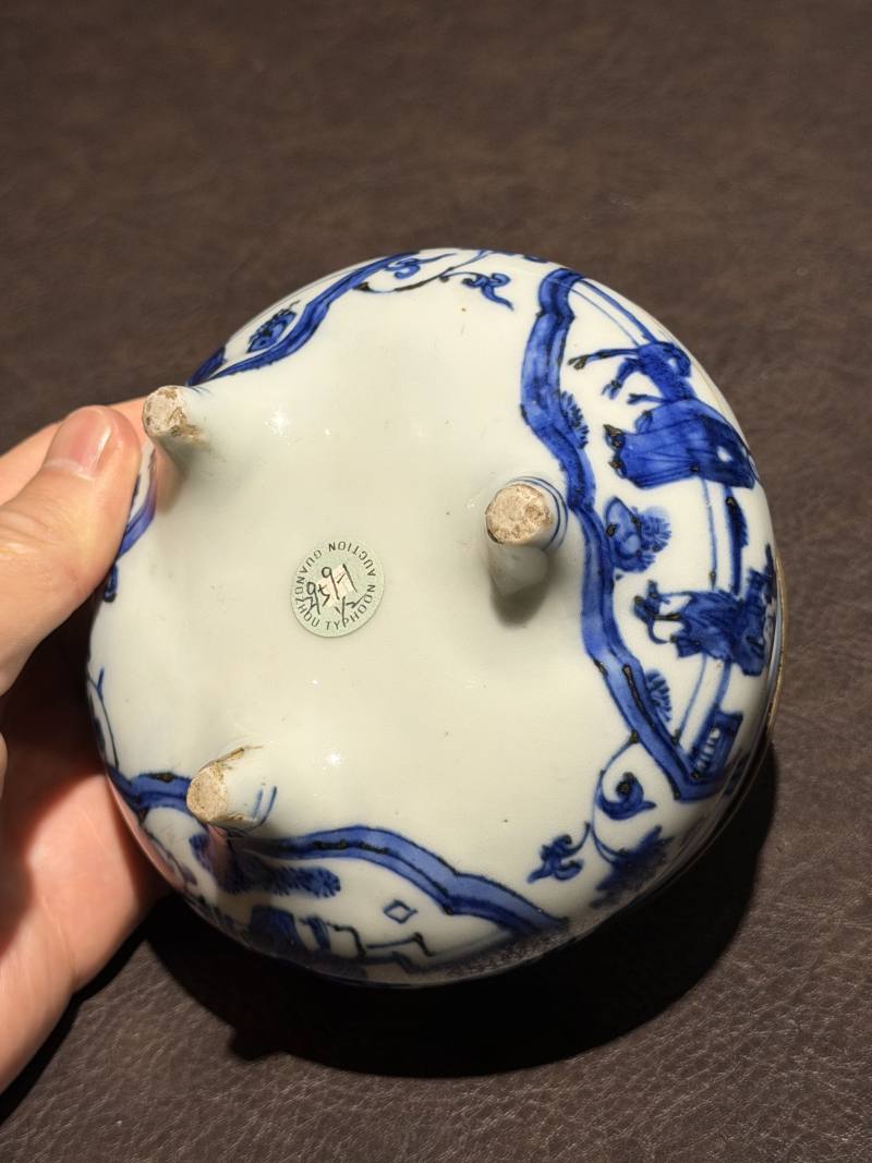 明万历 青花人物故事纹三足炉 - 图18