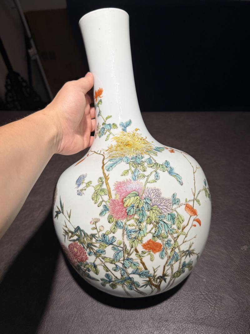 清光绪 粉彩秋菊图天球瓶 - 图5
