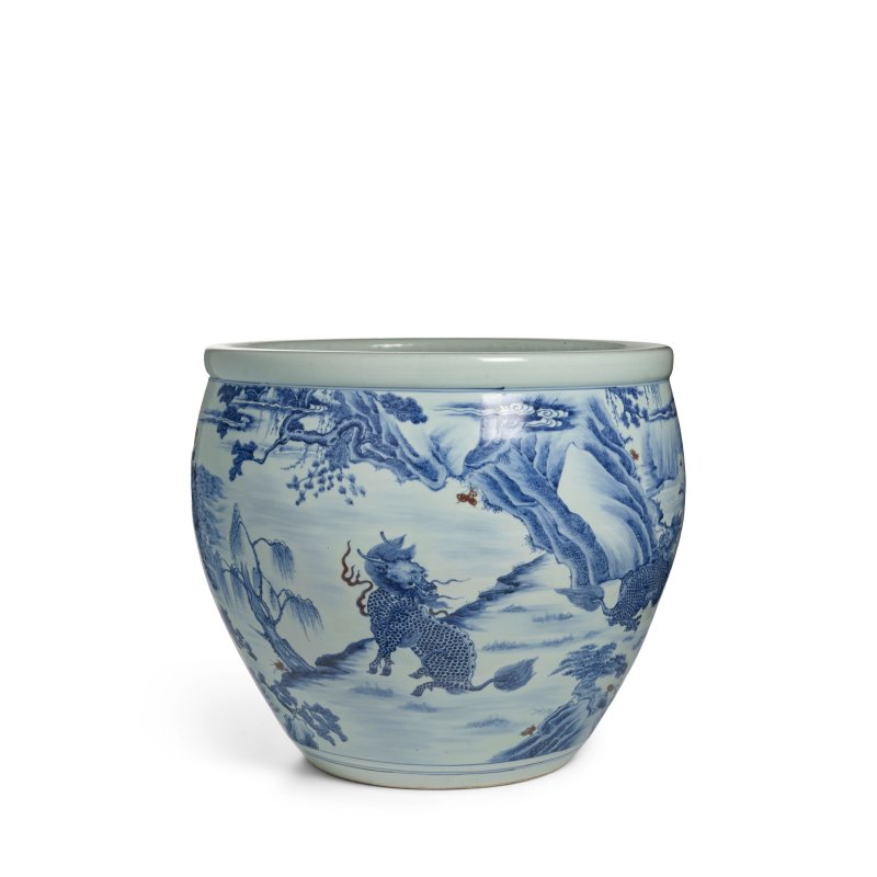 青花釉裏紅海水江崖瑞獸圖大缸 | AN UNDERGLAZE-BLUE COPPER-RED 'MYTHICAL BEAST' JARDINIÈRE - 图2