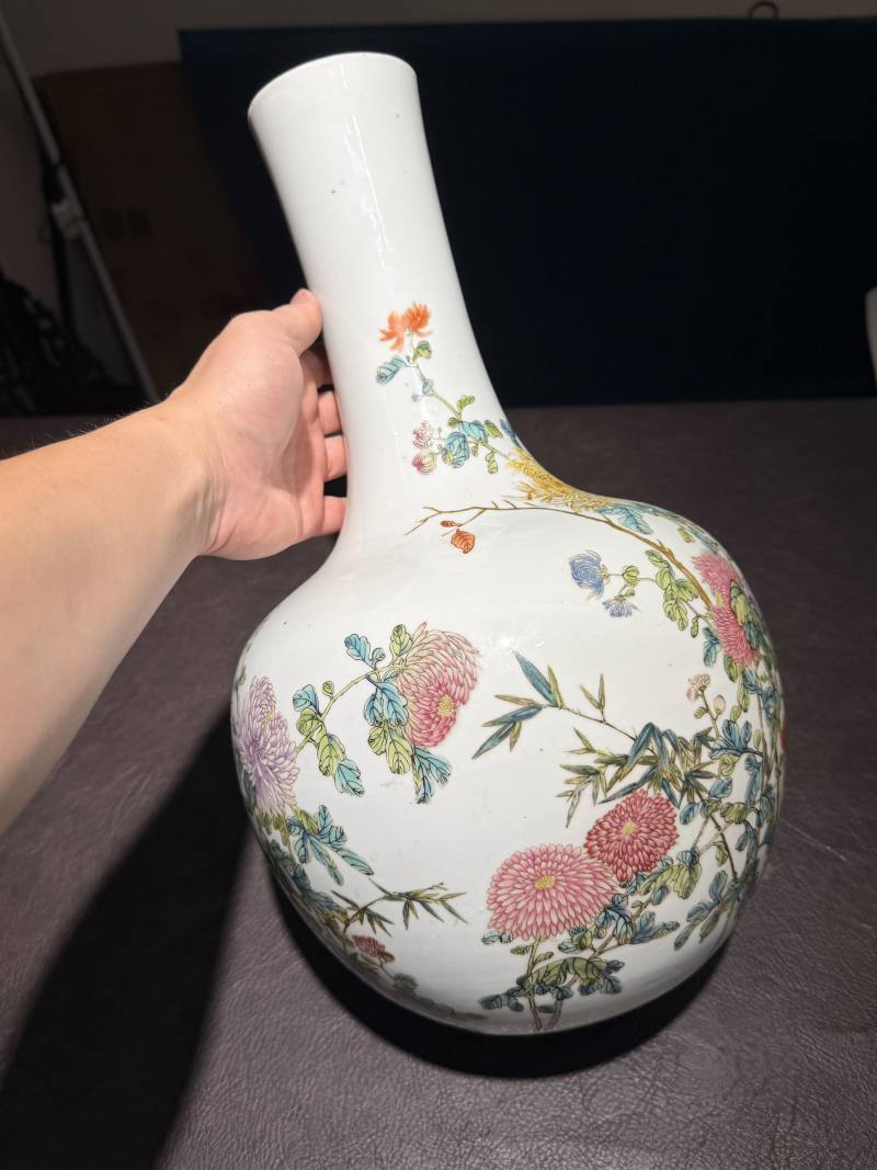 清光绪 粉彩秋菊图天球瓶 - 图6