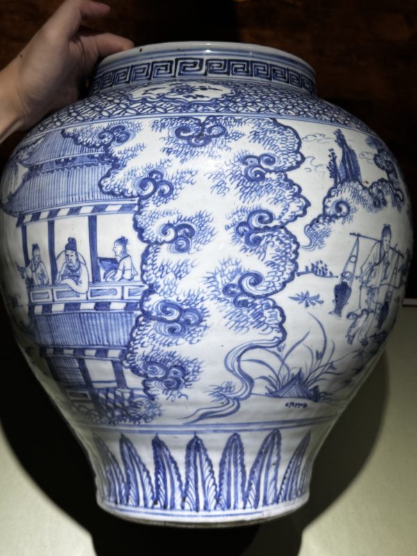 明景泰 青花携琴访友图大罐 - 图9