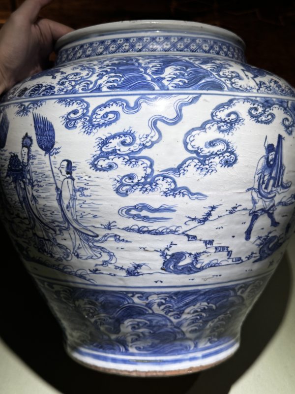 明正统 青花“西王母祝寿”、“三清对弈”、“八仙过海”图大罐 - 图3