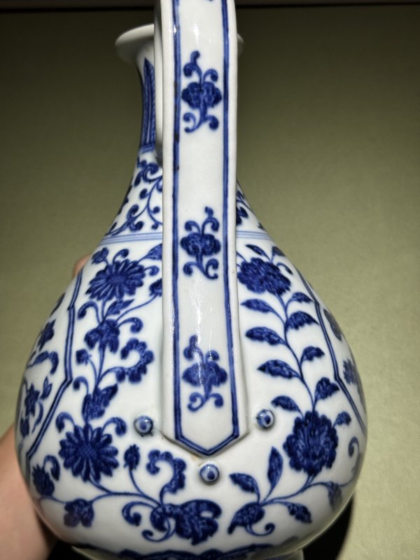 清乾隆 青花缠枝枇杷寿桃纹执壶 - 图22