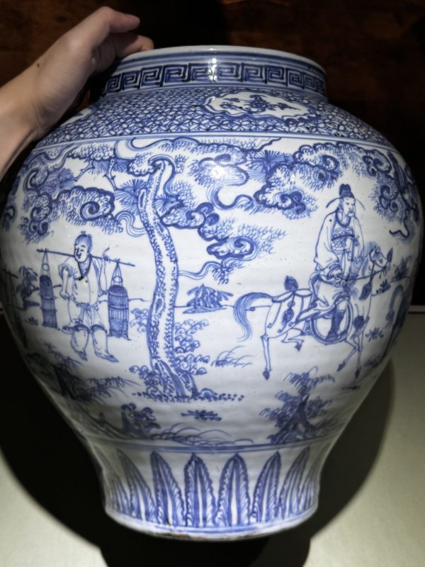 明景泰 青花携琴访友图大罐 - 图12