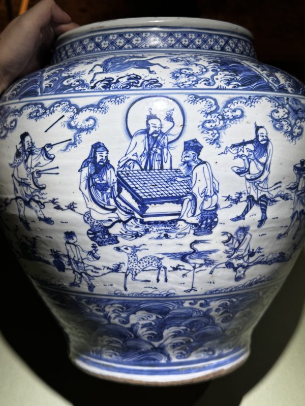 明正统 青花“西王母祝寿”、“三清对弈”、“八仙过海”图大罐 - 图7