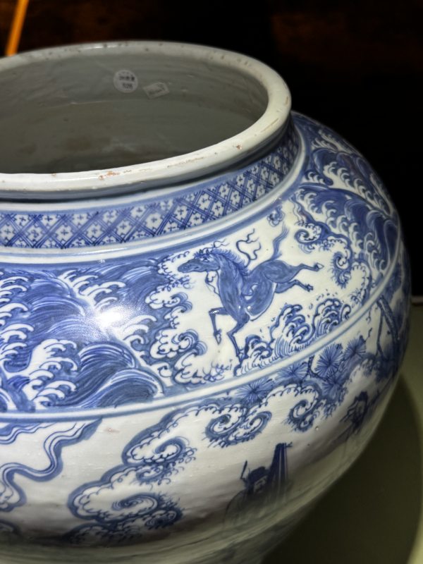 明正统 青花“西王母祝寿”、“三清对弈”、“八仙过海”图大罐 - 图13