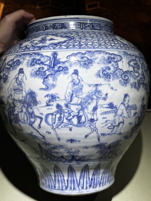 明景泰 青花携琴访友图大罐 - 图5
