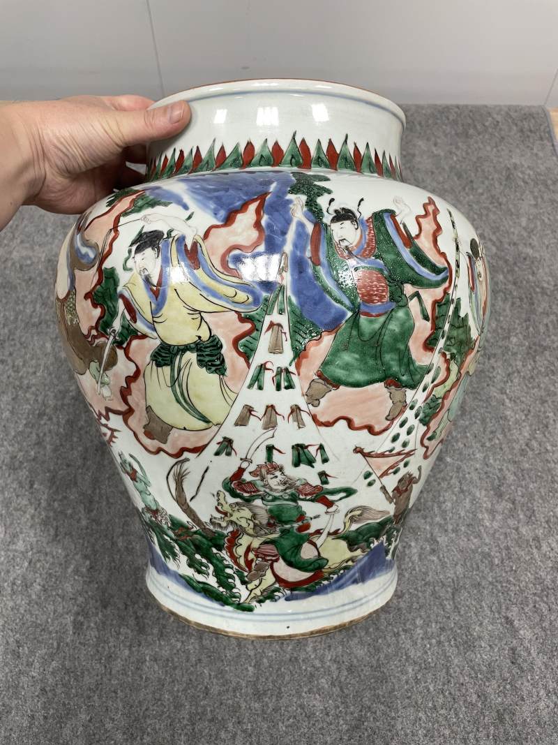 清顺治 青花五彩八仙过海图大将军罐 - 图4
