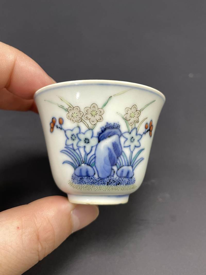 清同治 斗彩洞石水仙纹杯 - 图4