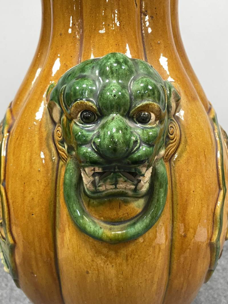 清 珐华鱼化龙纹海棠形狮耳大尊 - 图9