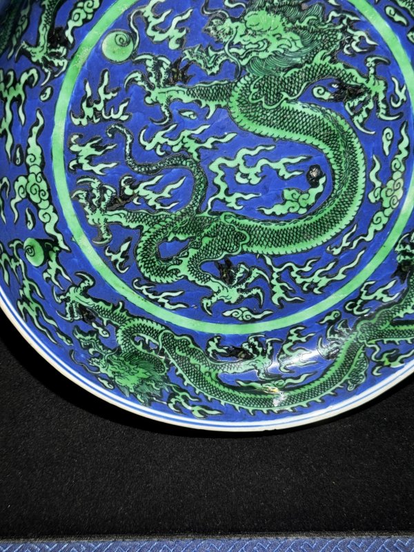 清康熙 青花地绿彩龙纹大盘 - 图15