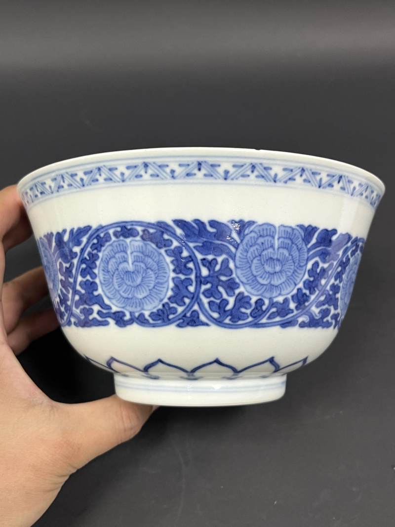 清道光 青花缠枝花卉纹碗 - 图2