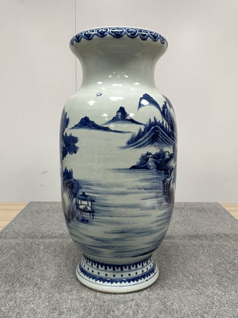 清中期 青花山水人物纹大灯笼瓶一对 - 图18