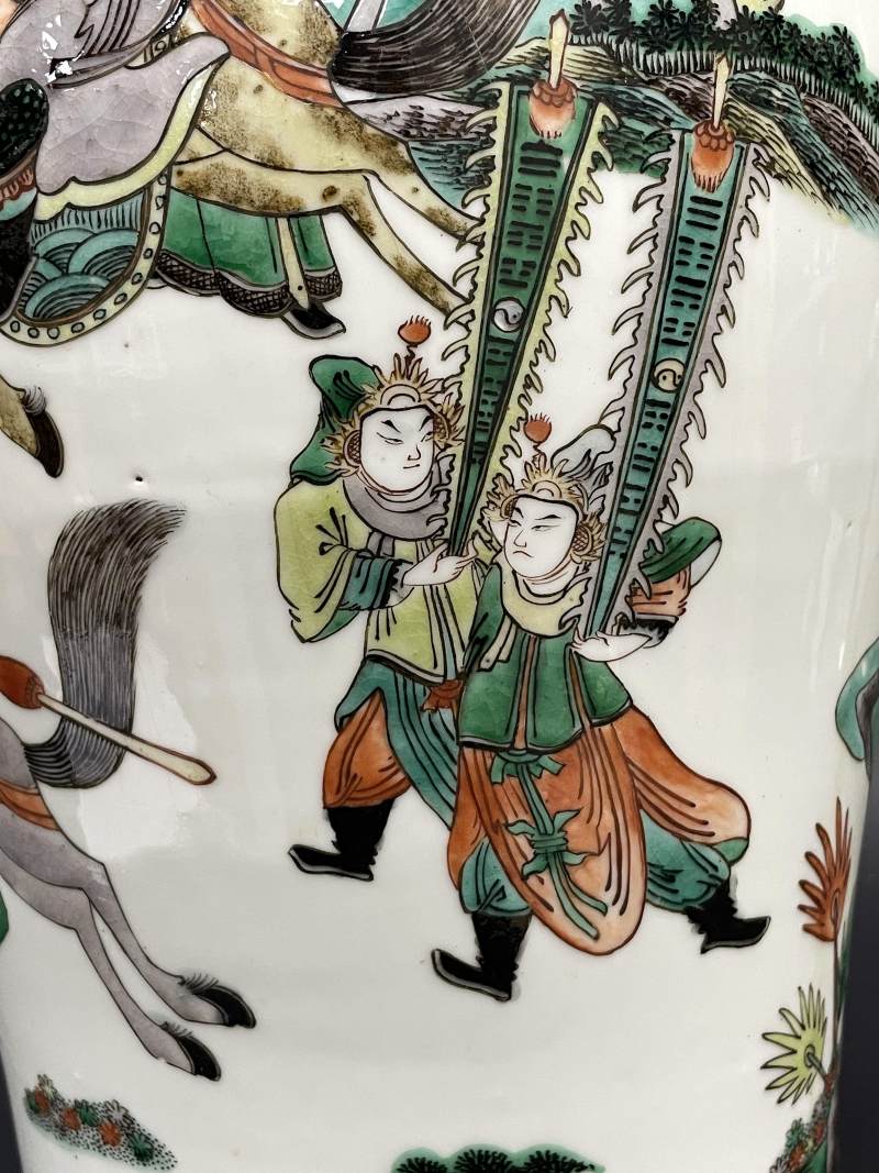 清晚期 五彩刀马人物纹大瓶 - 图9